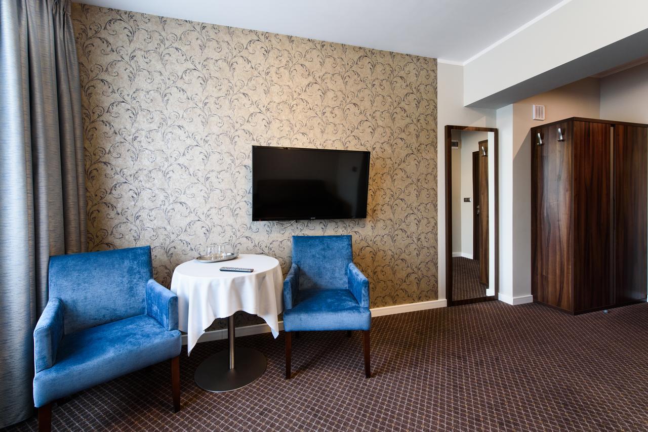 Hotel Nowy Dwor トシェブニツァ エクステリア 写真