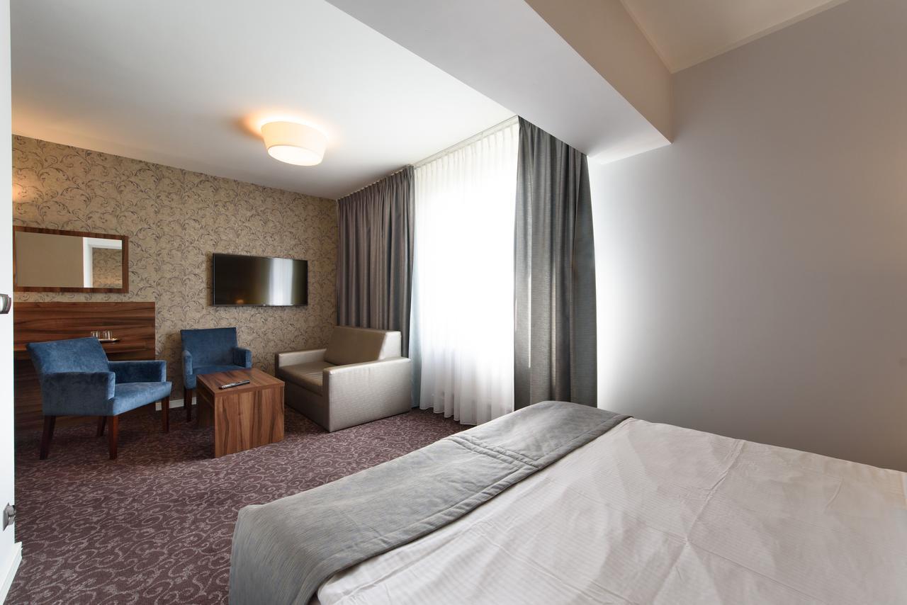 Hotel Nowy Dwor トシェブニツァ エクステリア 写真